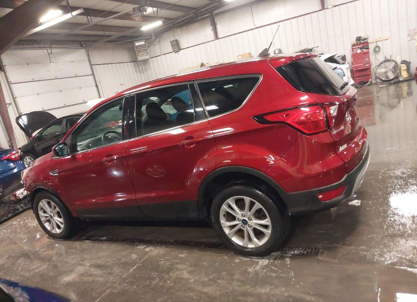 Photo 15 of 2019 Ford Escape SE (VIN 1FMCU9GD5KUA18662)