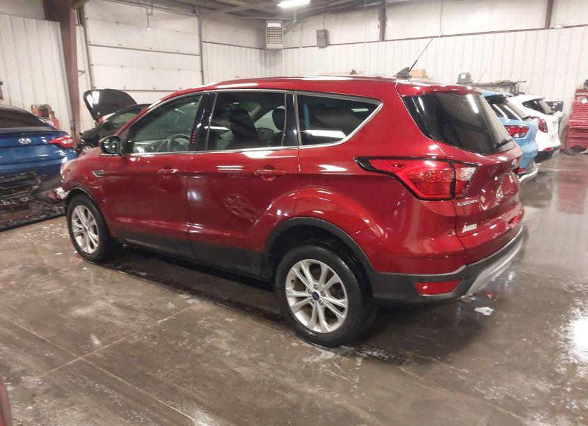 Photo 3 of 2019 Ford Escape SE (VIN 1FMCU9GD5KUA18662)
