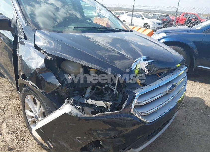 Photo 6 of 2019 Ford Escape SE (VIN 1FMCU9GD5KUA53234)