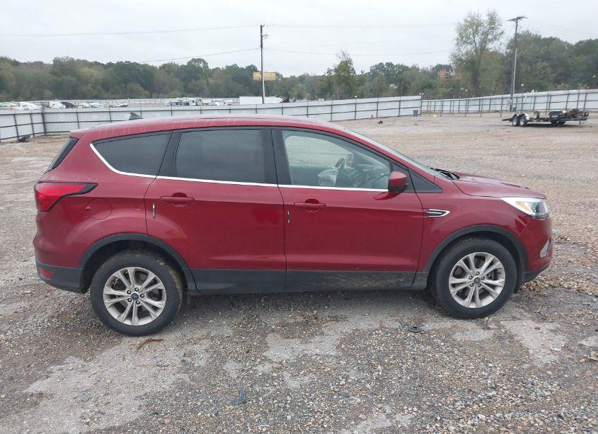 Photo 14 of 2019 Ford Escape SE (VIN 1FMCU9GD5KUA86086)
