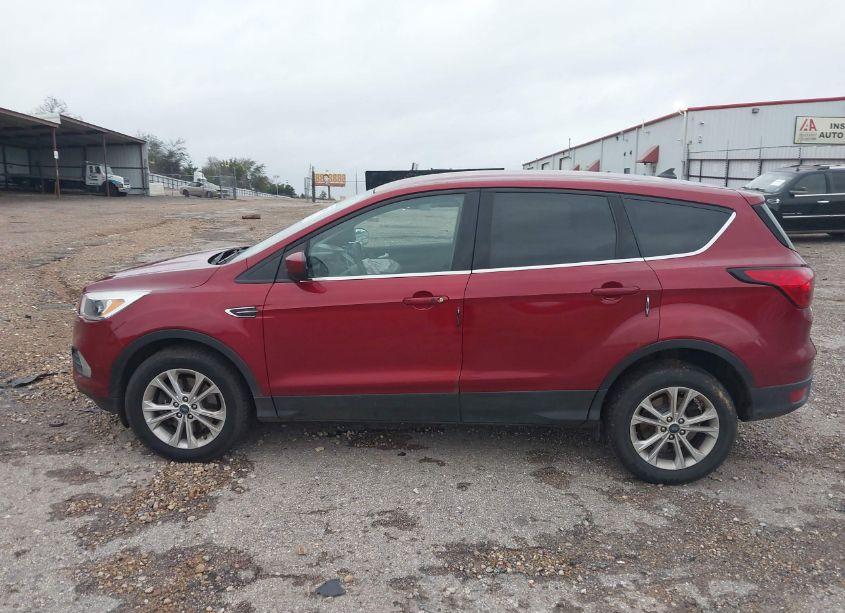 Photo 15 of 2019 Ford Escape SE (VIN 1FMCU9GD5KUA86086)