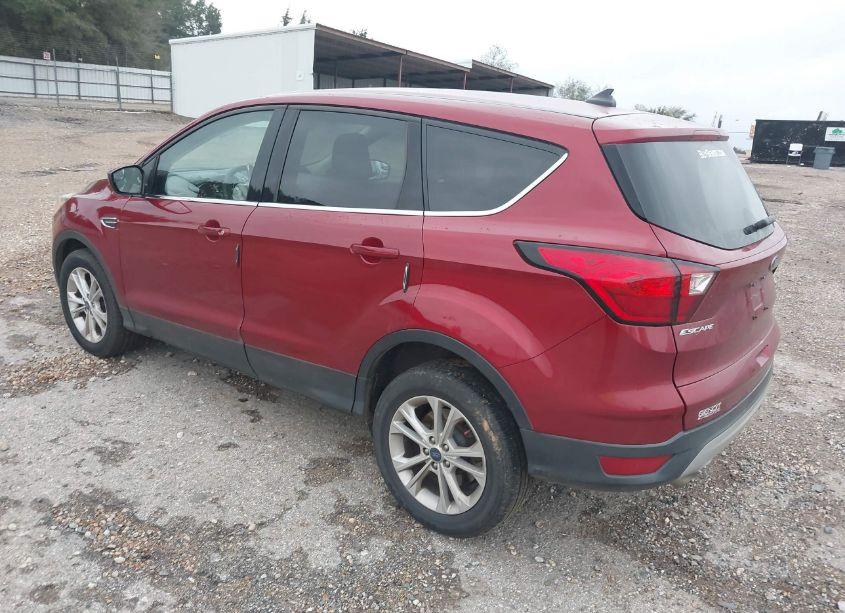 Photo 3 of 2019 Ford Escape SE (VIN 1FMCU9GD5KUA86086)