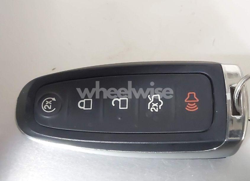 Photo 11 of 2019 Ford Escape SE (VIN 1FMCU9GD5KUA98867)