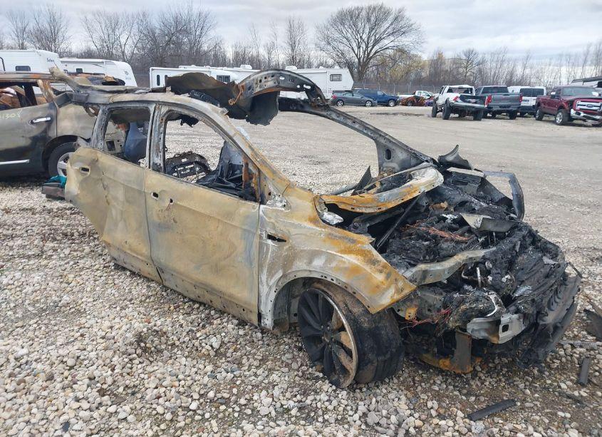 2019 Ford Escape SE (VIN 1FMCU9GD5KUB07101) main photo