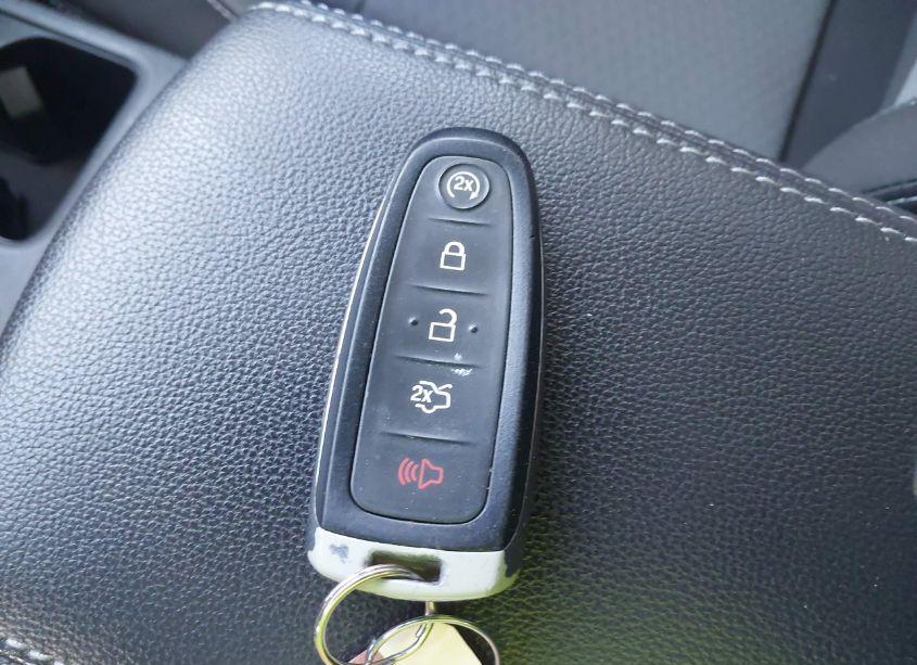 Photo 11 of 2019 Ford Escape SE (VIN 1FMCU9GD5KUB30684)