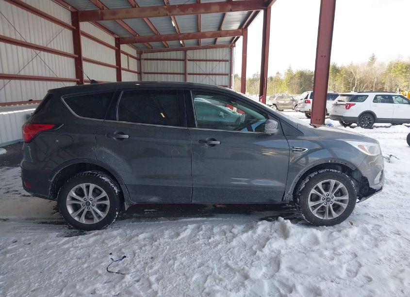 Photo 13 of 2019 Ford Escape SE (VIN 1FMCU9GD5KUB30684)