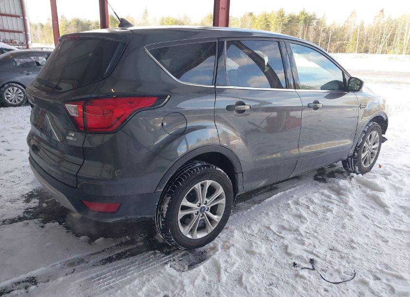 Photo 4 of 2019 Ford Escape SE (VIN 1FMCU9GD5KUB30684)