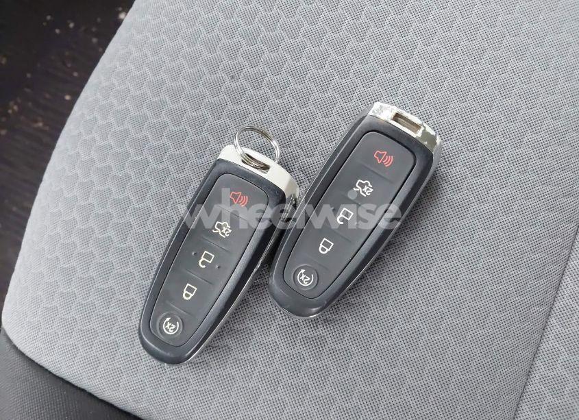 Photo 11 of 2019 Ford Escape SE (VIN 1FMCU9GD5KUB38428)