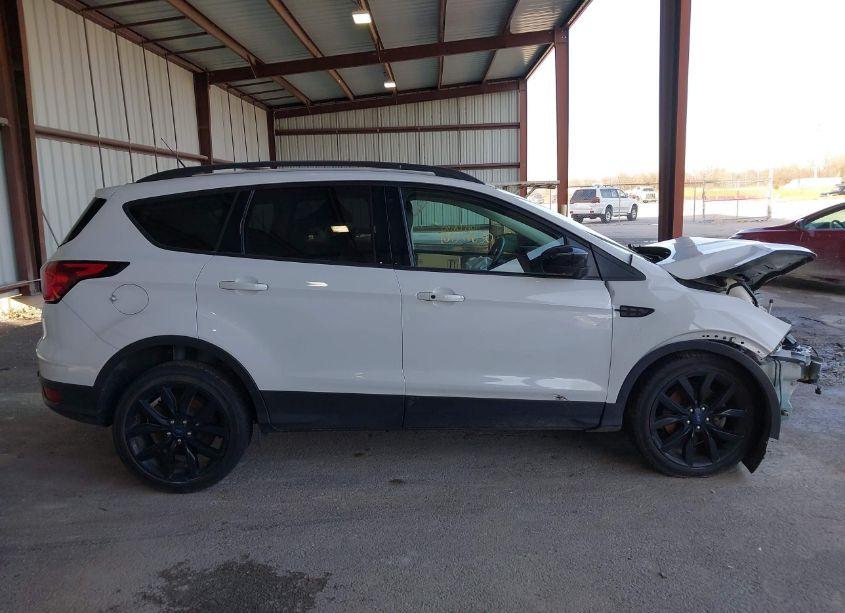 Photo 14 of 2019 Ford Escape SE (VIN 1FMCU9GD5KUB50952)