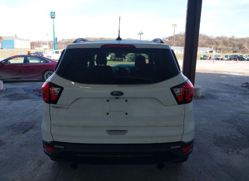 Photo 17 of 2019 Ford Escape SE (VIN 1FMCU9GD5KUB50952)