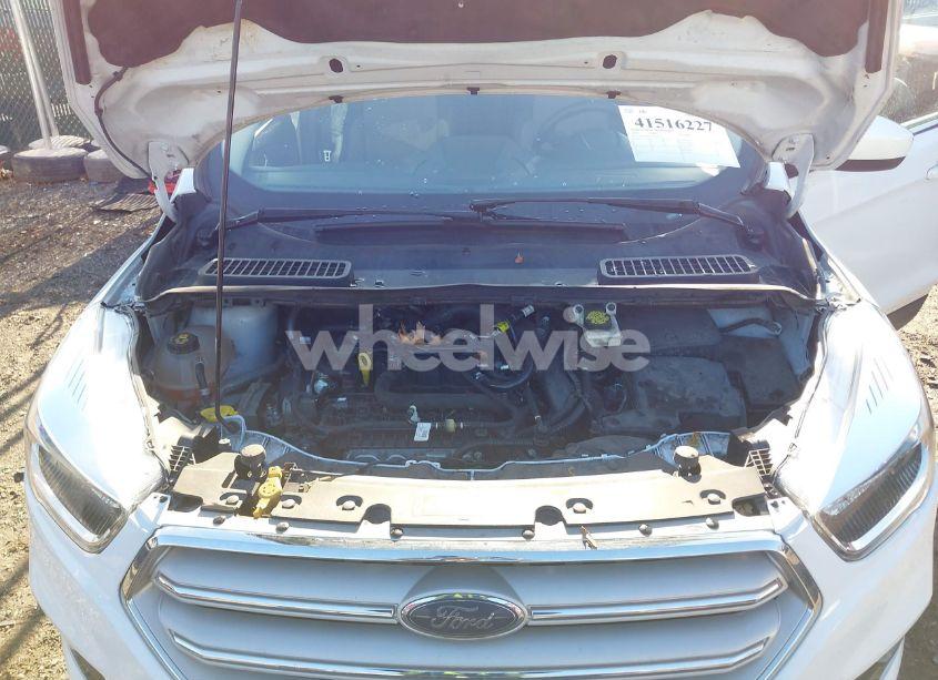 Photo 10 of 2019 Ford Escape SE (VIN 1FMCU9GD5KUB53916)