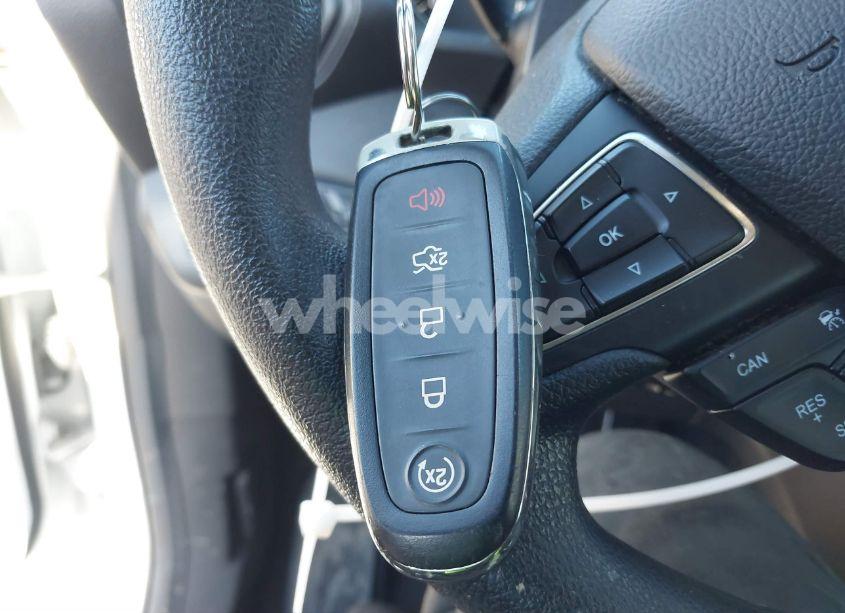 Photo 11 of 2019 Ford Escape SE (VIN 1FMCU9GD5KUB53916)