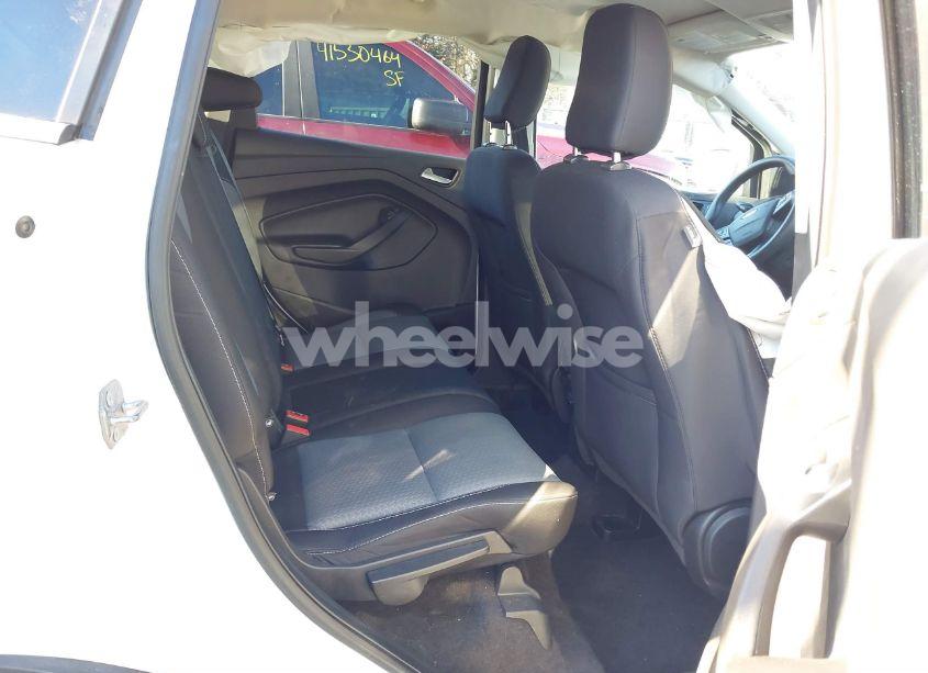 Photo 8 of 2019 Ford Escape SE (VIN 1FMCU9GD5KUB53916)