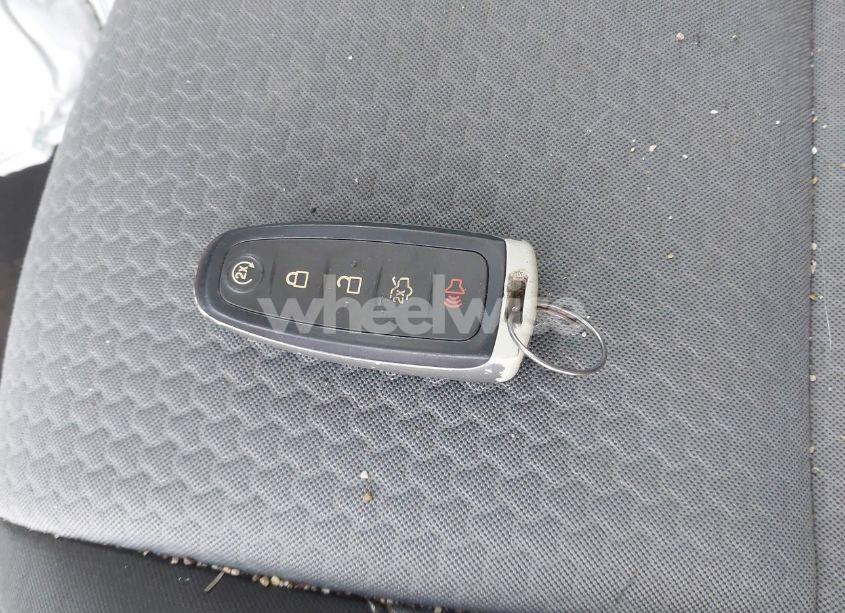 Photo 11 of 2019 Ford Escape SE (VIN 1FMCU9GD5KUB72305)