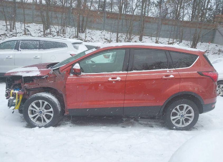Photo 14 of 2019 Ford Escape SE (VIN 1FMCU9GD5KUB76144)