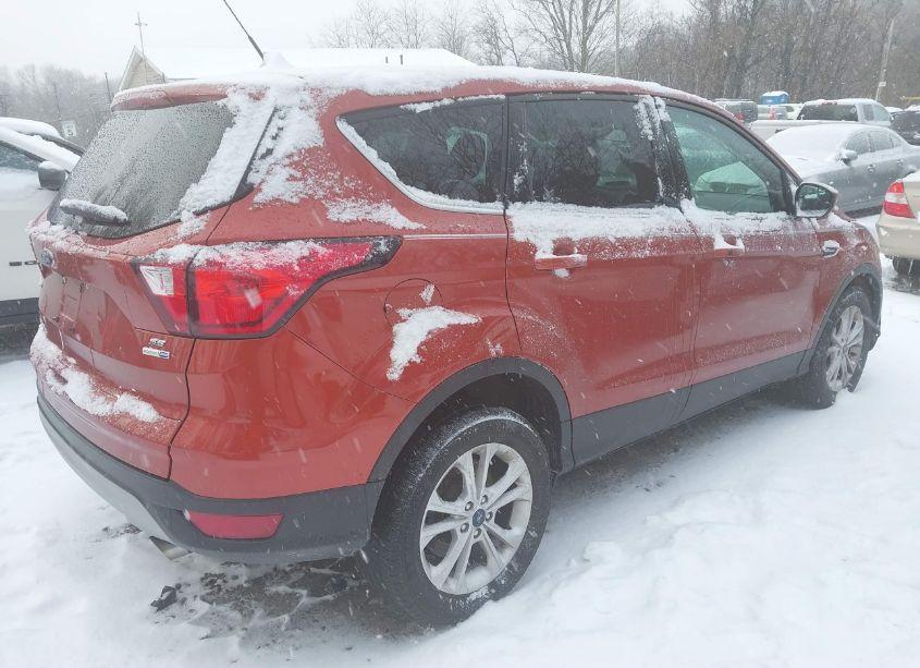 Photo 4 of 2019 Ford Escape SE (VIN 1FMCU9GD5KUB76144)