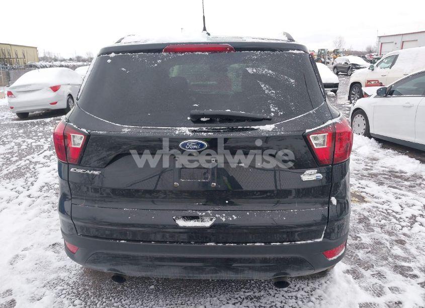 Photo 16 of 2019 Ford Escape SE (VIN 1FMCU9GD5KUC24046)