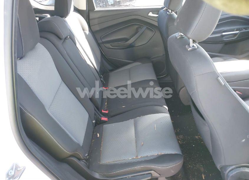 Photo 8 of 2019 Ford Escape SE (VIN 1FMCU9GD5KUC24497)