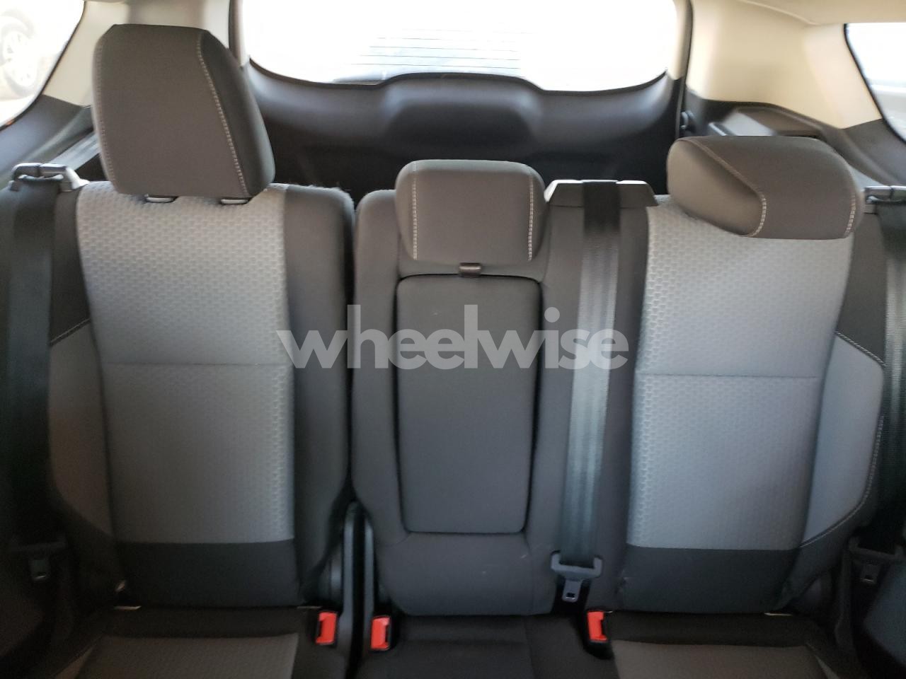 Photo 10 of 2019 FORD ESCAPE SE N/A (VIN 1FMCU9GD5KUC42742)