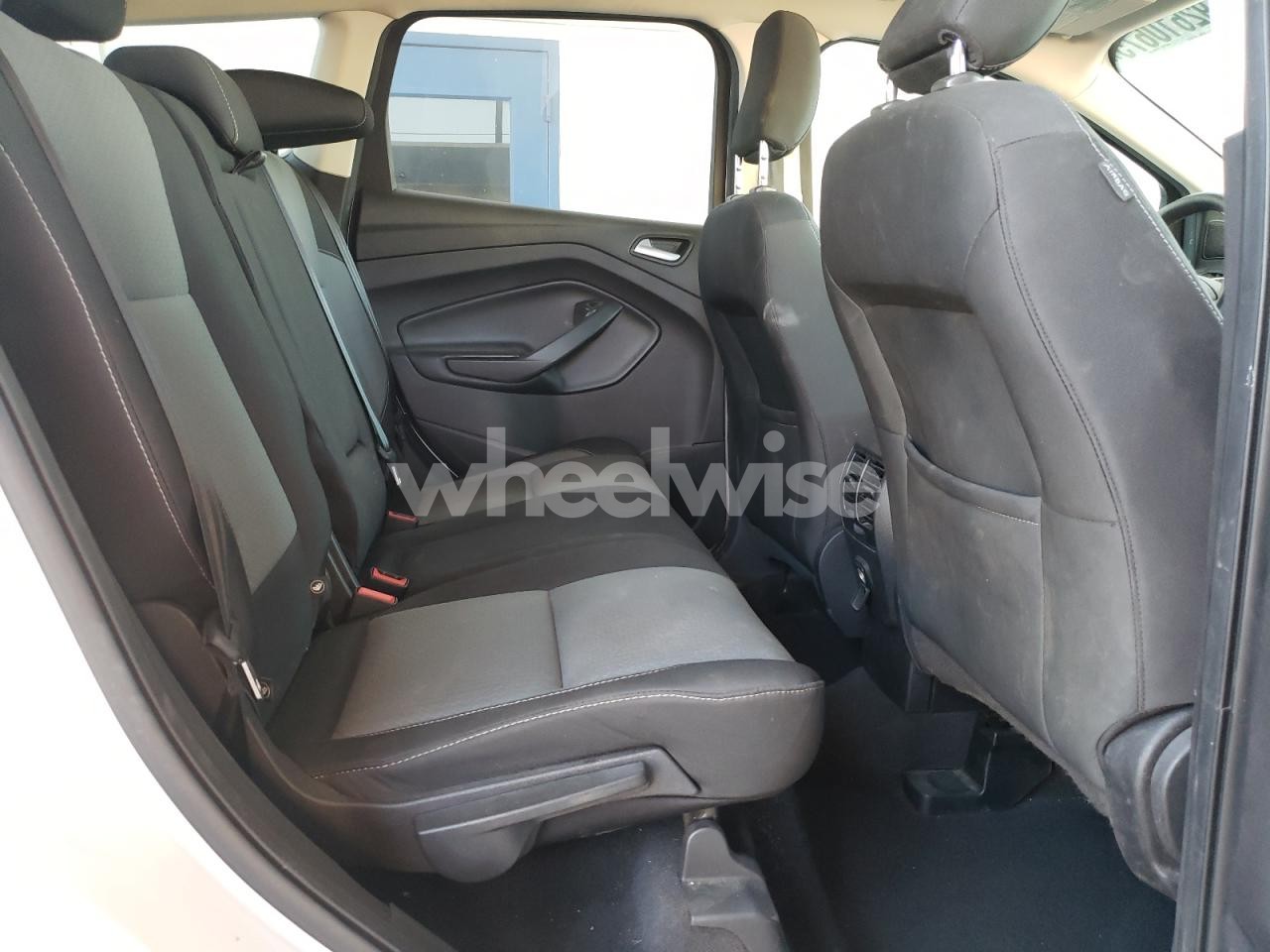 Photo 11 of 2019 FORD ESCAPE SE N/A (VIN 1FMCU9GD5KUC42742)