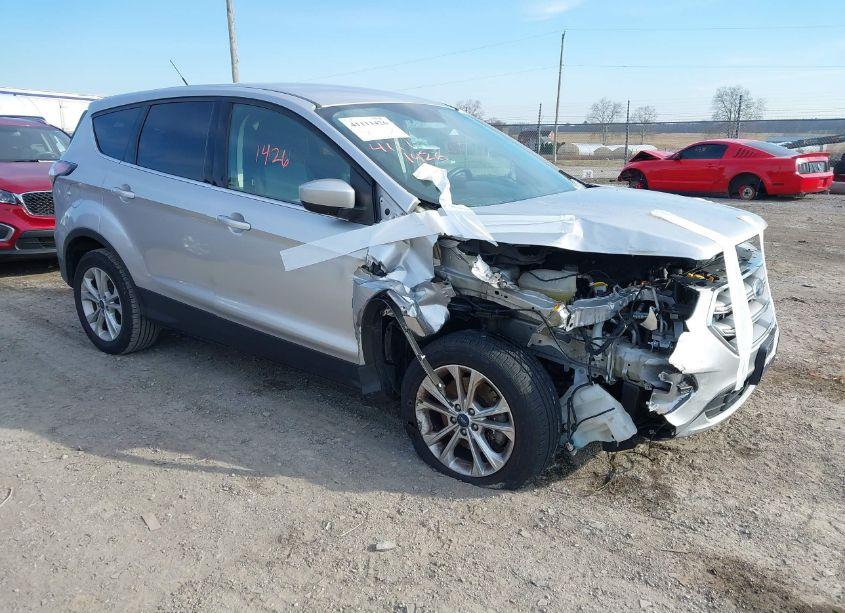 2017 Ford Escape SE (VIN 1FMCU9GD6HUA40601) main photo