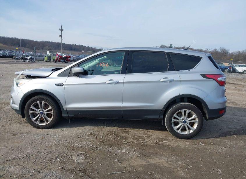 Photo 14 of 2017 Ford Escape SE (VIN 1FMCU9GD6HUA40601)