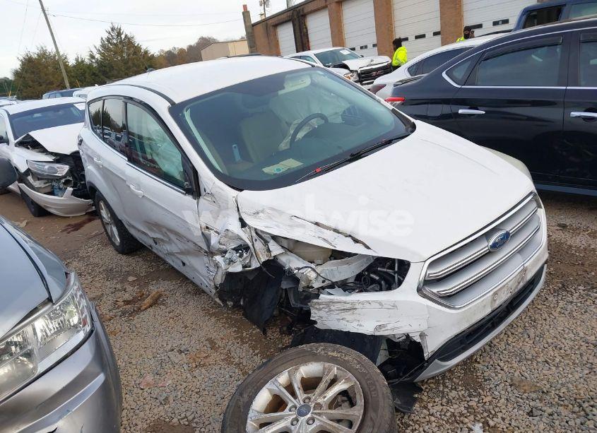 2017 Ford Escape SE (VIN 1FMCU9GD6HUC06941) main photo