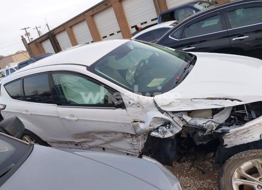 Photo 13 of 2017 Ford Escape SE (VIN 1FMCU9GD6HUC06941)