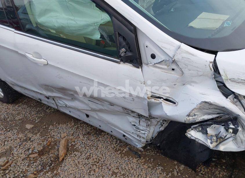 Photo 17 of 2017 Ford Escape SE (VIN 1FMCU9GD6HUC06941)