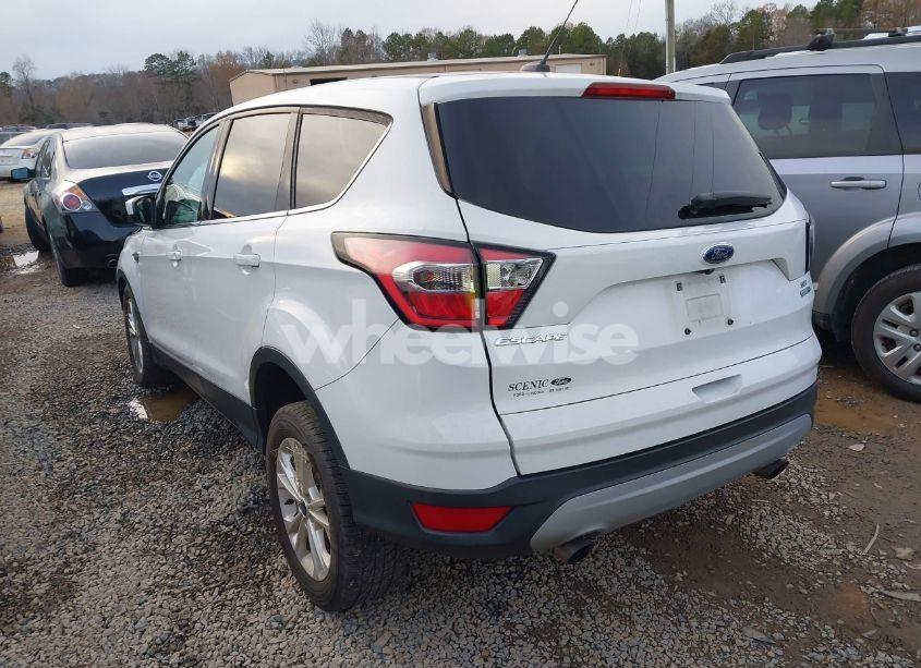 Photo 3 of 2017 Ford Escape SE (VIN 1FMCU9GD6HUC06941)