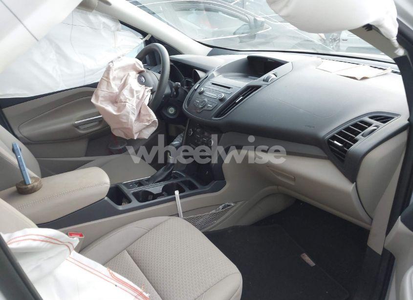 Photo 5 of 2017 Ford Escape SE (VIN 1FMCU9GD6HUC06941)