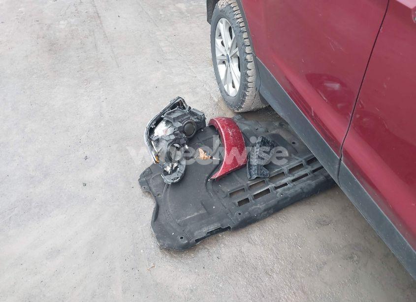 Photo 12 of 2017 Ford Escape SE (VIN 1FMCU9GD6HUC20032)