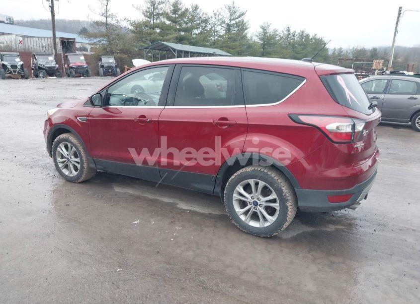 Photo 3 of 2017 Ford Escape SE (VIN 1FMCU9GD6HUC20032)