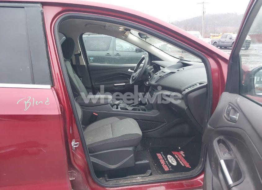 Photo 5 of 2017 Ford Escape SE (VIN 1FMCU9GD6HUC20032)