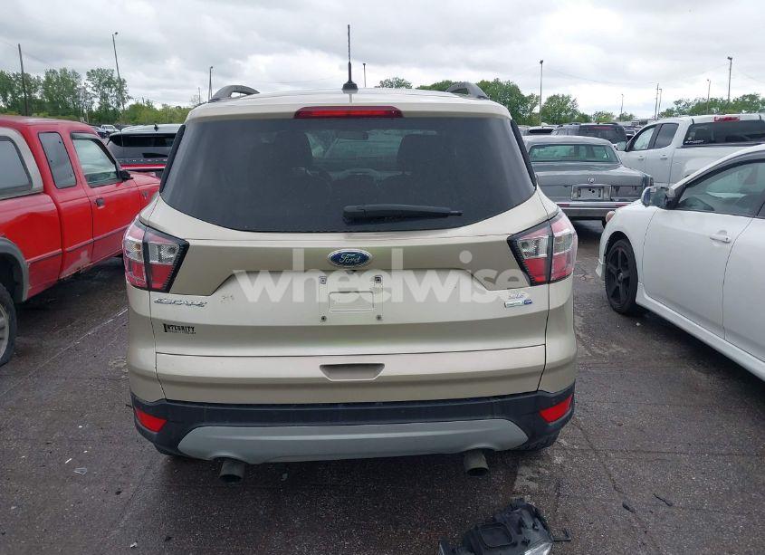 Photo 17 of 2017 Ford Escape SE (VIN 1FMCU9GD6HUC85737)