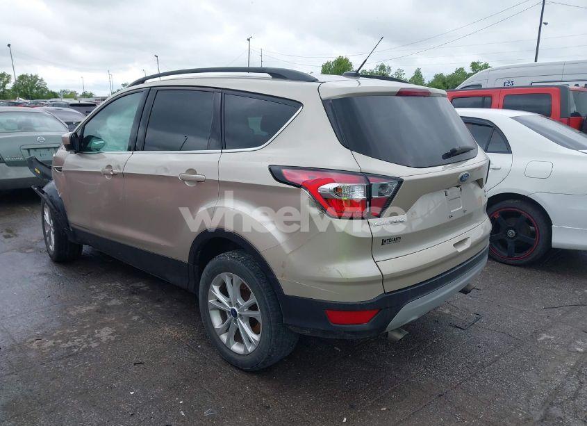 Photo 3 of 2017 Ford Escape SE (VIN 1FMCU9GD6HUC85737)