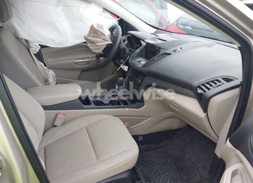 Photo 5 of 2017 Ford Escape SE (VIN 1FMCU9GD6HUC85737)