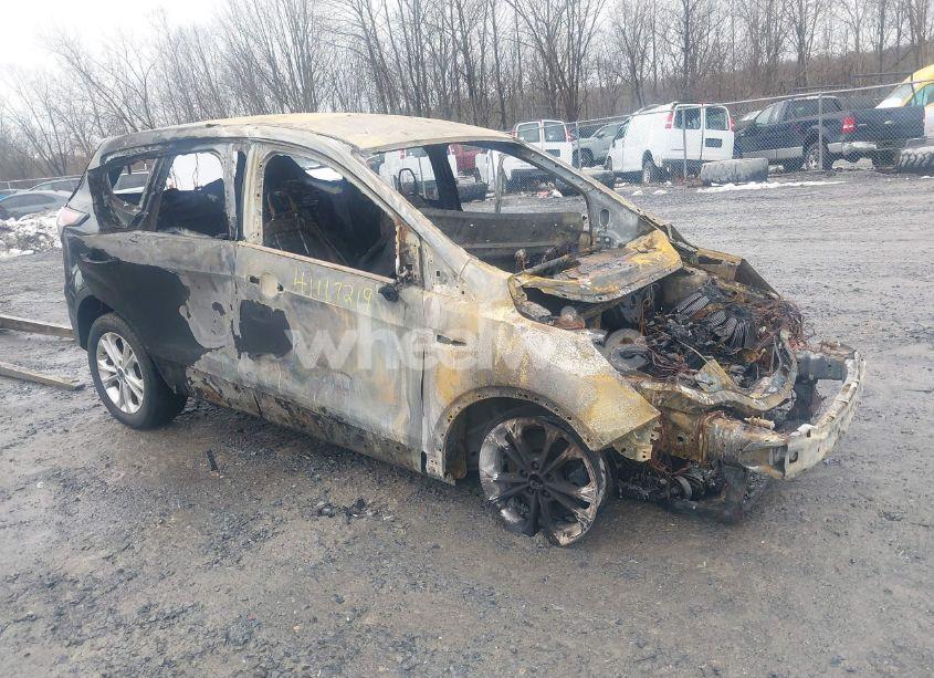 2017 Ford Escape SE (VIN 1FMCU9GD6HUC91957) main photo