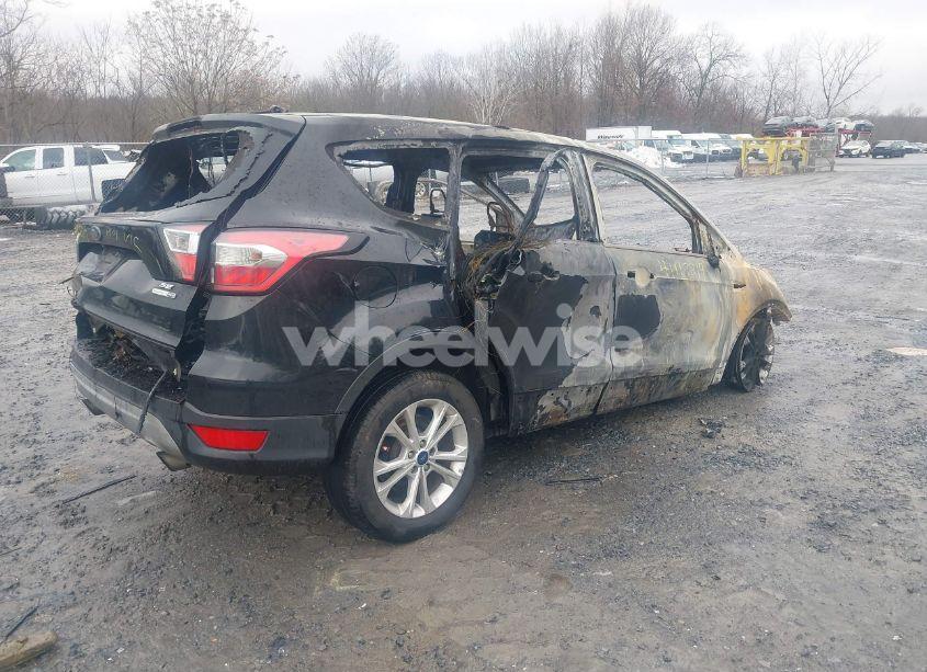 Photo 4 of 2017 Ford Escape SE (VIN 1FMCU9GD6HUC91957)