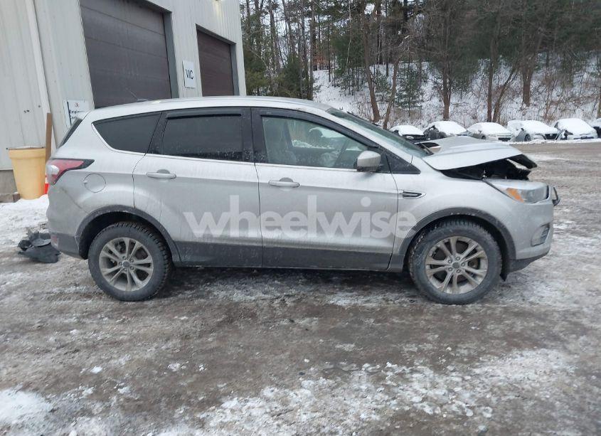 Photo 13 of 2017 Ford Escape SE (VIN 1FMCU9GD6HUD14203)