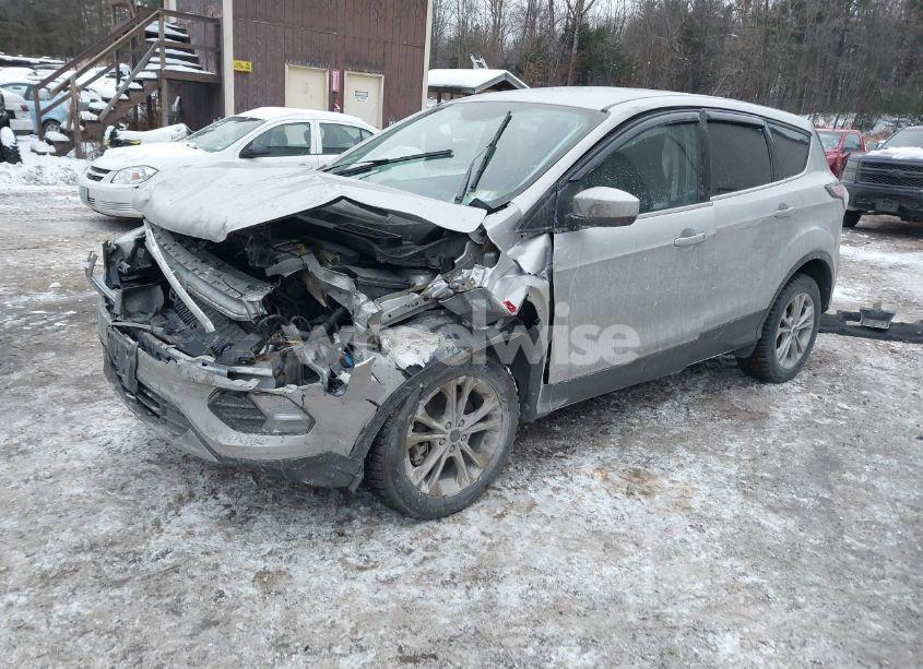 Photo 2 of 2017 Ford Escape SE (VIN 1FMCU9GD6HUD14203)