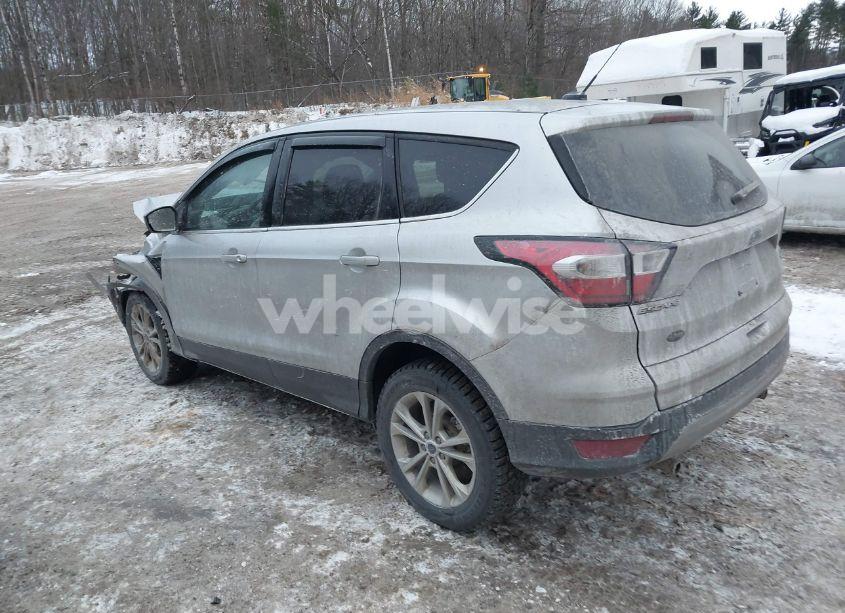 Photo 3 of 2017 Ford Escape SE (VIN 1FMCU9GD6HUD14203)