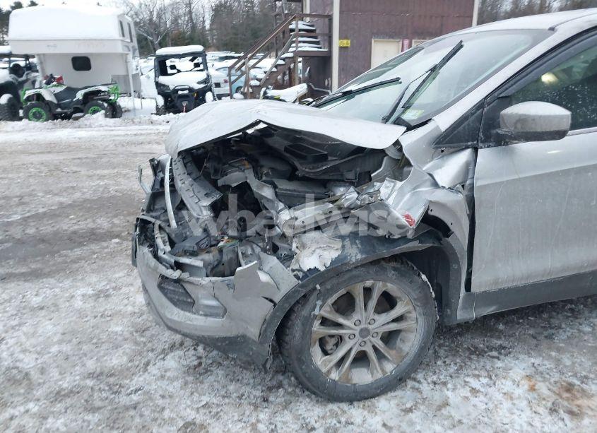 Photo 6 of 2017 Ford Escape SE (VIN 1FMCU9GD6HUD14203)