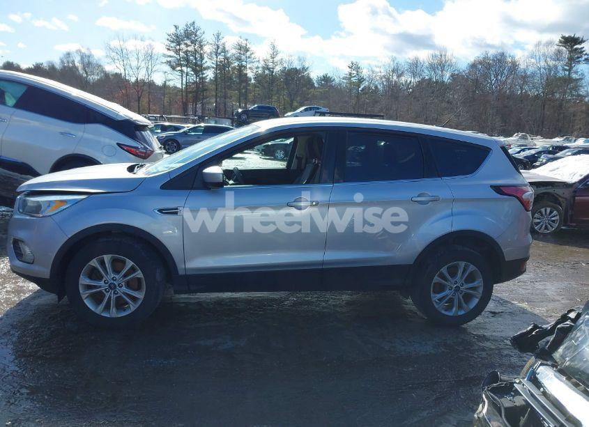 Photo 14 of 2017 Ford Escape SE (VIN 1FMCU9GD6HUD23175)