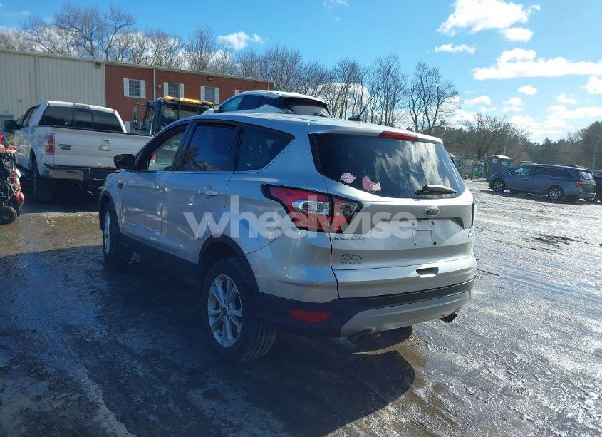 Photo 3 of 2017 Ford Escape SE (VIN 1FMCU9GD6HUD23175)