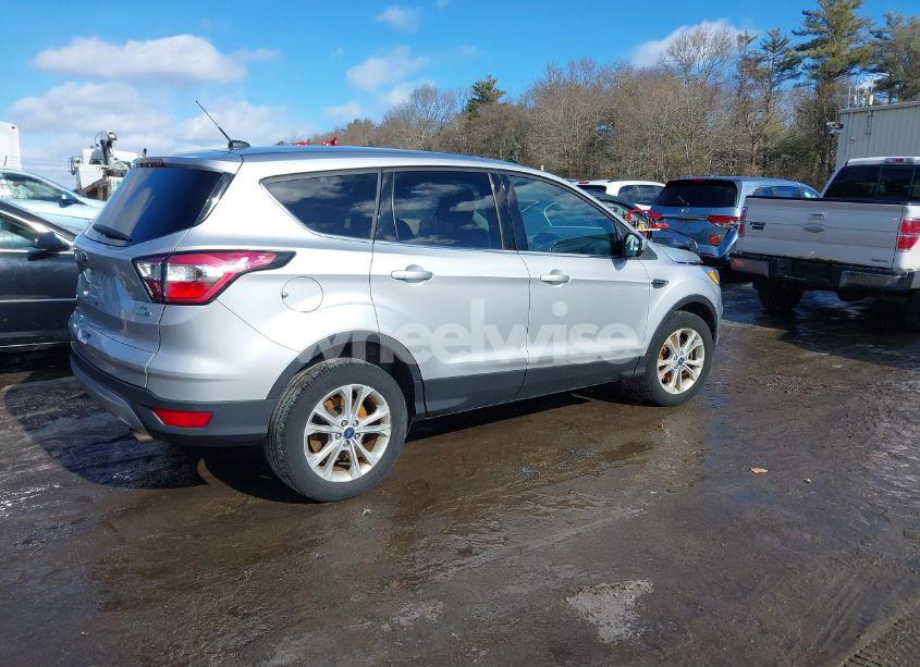 Photo 4 of 2017 Ford Escape SE (VIN 1FMCU9GD6HUD23175)