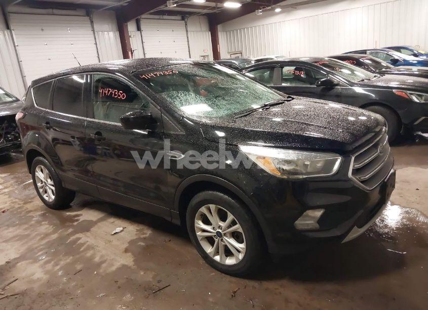 Photo 13 of 2017 Ford Escape SE (VIN 1FMCU9GD6HUD99768)