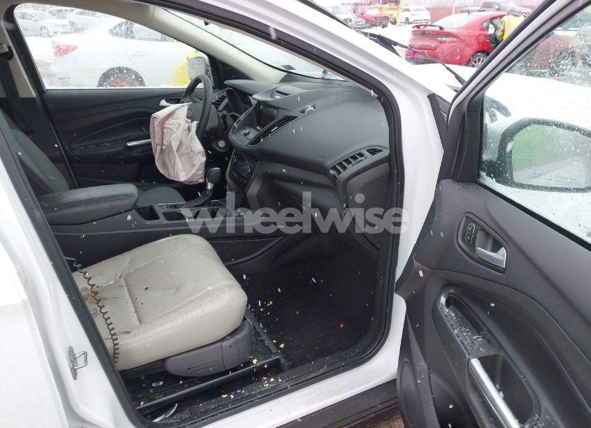 Photo 5 of 2017 Ford Escape SE (VIN 1FMCU9GD6HUE44756)