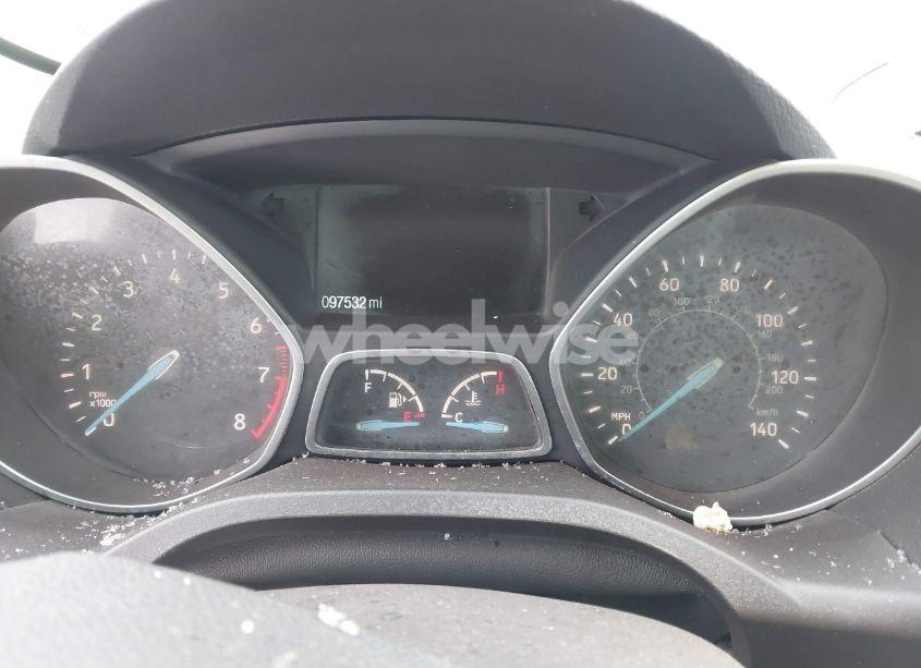 Photo 7 of 2017 Ford Escape SE (VIN 1FMCU9GD6HUE44756)