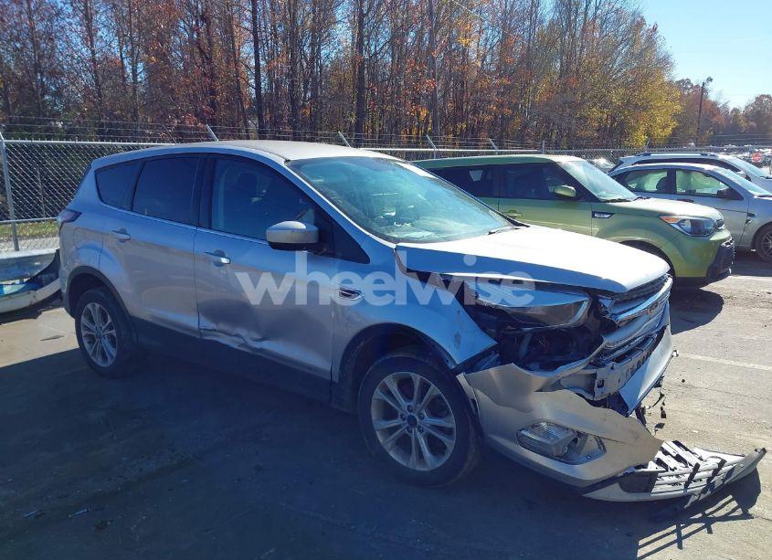 2017 Ford Escape SE (VIN 1FMCU9GD6HUE48743) main photo